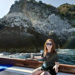 Meet your Posher, Karina andrea